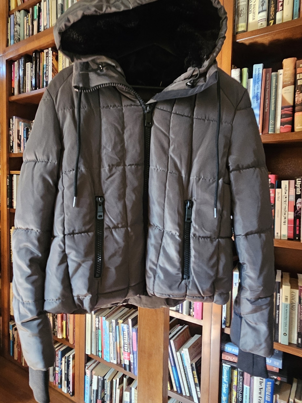 Women's Hooded Puffer Jacket - Charcoal Gray